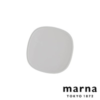 marna TOKYO 1872 品牌下的淺灰色軟質方形砧板