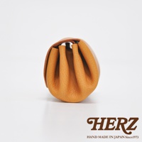 職人手作皮革三層收納零錢包，淺棕色，柔軟皮革，獨特褶皺設計，小巧實用。