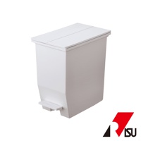 SOLOW 20L 踩踏對開分類垃圾桶，白色塑膠材質，設計簡約，有前置踩踏板方便開啟。