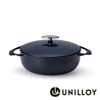 深藍色琺瑯鑄鐵鍋，鍋身圓潤，兩側有把手，鍋蓋中央有銀色旋鈕，鍋蓋上印有「UNILLOY」品牌標誌。