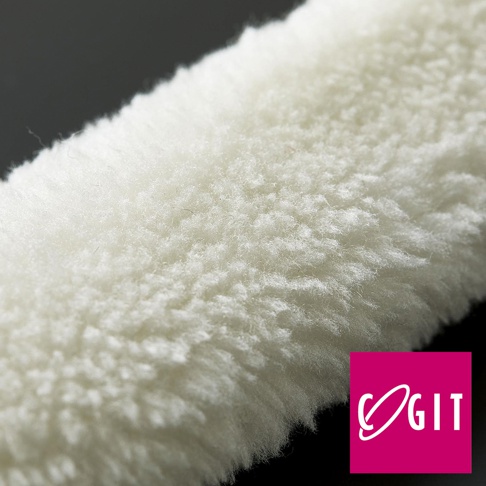 COGIT 品牌標誌與絨毛材質特寫