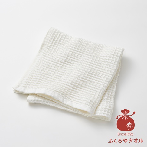 和紙棉紡抗菌瞬乾毛巾，白色，帶有蜂巢織紋，右下角有紅色圖案和Since1926字樣