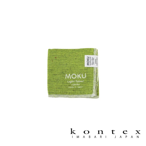 MOKU超速乾輕薄吸水小方巾，淺綠色，棉質，尺寸28x28公分，布料織紋清晰，帶有品牌標籤，整體呈現簡潔素雅的風格。