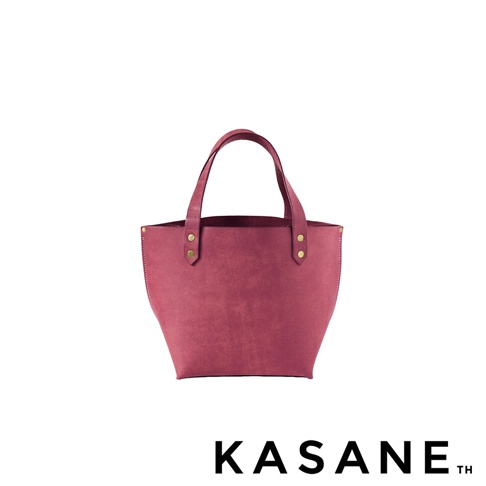 北海道KASANE品牌職人手作義大利Margot皮革迷你托特包，酒紅色，配有金色鉚釘和雙提把。