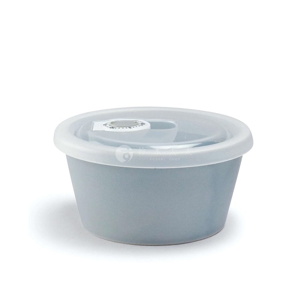 Ciel 美濃燒附蓋保鮮碗，淺灰色陶瓷碗身，搭配透明塑膠蓋，蓋中央有日期顯示轉盤。