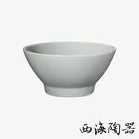 波佐見燒 Common 陶瓷料理丼碗，18公分，白色，簡約設計，適合盛裝各式料理。