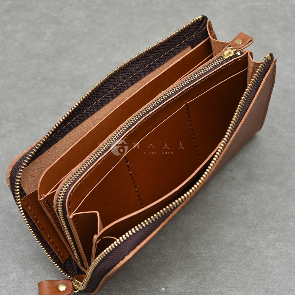 職人手作皮革Organ大容量拉鍊長夾，展示內部隔層與拉鍊細節