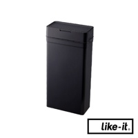 黑色長方形按壓式垃圾桶，配有密封蓋，材質為塑膠，側面有細微的紋路，整體設計簡潔，底部有品牌標誌。