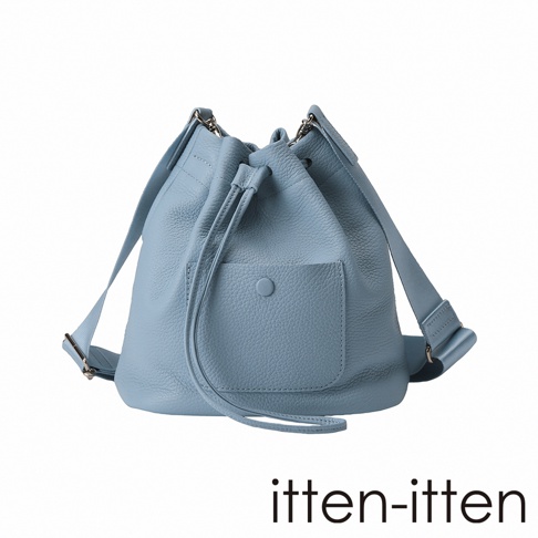 itten-itten 義大利皮革束口水桶包，淺藍色，附有外部貼袋和可調節肩帶