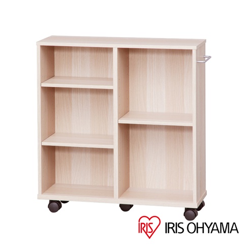 淺木紋開放式收納推車，配有四個黑色滾輪，左側有三層儲物格，右側有兩層儲物格，右側邊緣有一個銀色金屬把手。