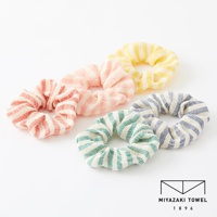 今治有機匹馬棉雙色彈力髮圈，條紋圖案，顏色包含紅、粉、黃、綠、藍。