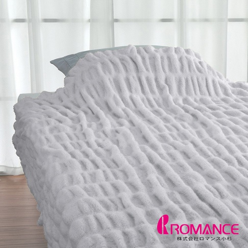 Aurora奶霜泡泡柔彈四季毯，白色，採用柔軟親膚材質，表面有立體泡泡紋理，觸感細緻，適合全年使用。