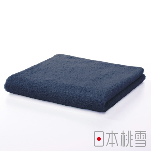 深藍色精梳棉飯店毛巾，柔軟蓬鬆，質地細緻，以簡潔的風格對折展示。