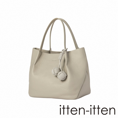 itten-itten 品牌淺灰色義大利皮革點結吊飾中型托特包，款式為 NERU，型號 CITJ-036。