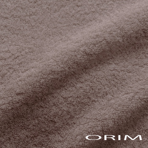 PLUME 今治輕羽恆柔耐久浴巾，淺褐色，材質為柔軟親膚的毛圈織物。