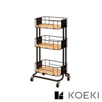 黑色金屬三層置物推車，配有原木色木板層架，底部有四個萬向輪，方便移動。