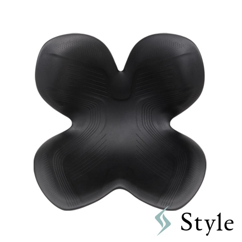 Style 黑色蝴蝶形狀坐墊，帶有紋理和圓點細節