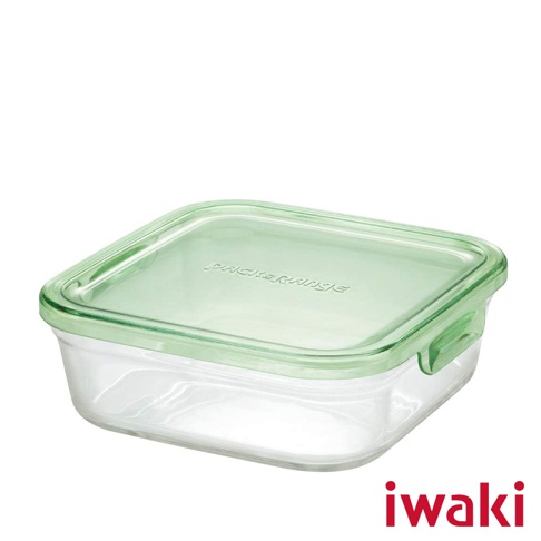 一個帶有淺綠色蓋子的透明方形耐熱玻璃保鮮盒，蓋子上刻有「PACK&RANGE」字樣。