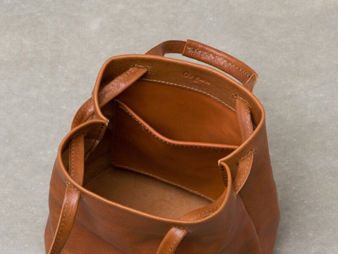 吊るしポケット。Sサイズ:横幅約13.5cm、深さ:11cm。Mサイズ:横幅約15.5cm、深さ約14cm。