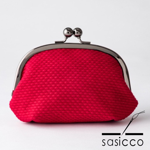 紅色三河木綿刺子織口金零錢包，帶有兩個球形金屬開合。