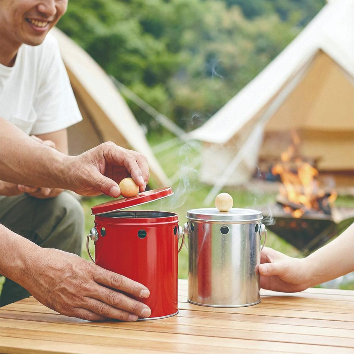 使用 OBAKETSU 手工製蚊香桶，享受戶外野營樂趣，紅銅色桶身附帶旋轉斷氧熄火設計，安全耐用。