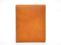 職人手作皮革信封式雙釦手拿袋 (S-46)，採淺棕色皮革製成，表面光滑，有車縫線裝飾。