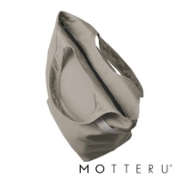 淺灰色大容量摺疊保冷托特袋，採用簡約設計，材質輕巧，配有黑色拉鍊和灰色織帶提把，可收納於底部。