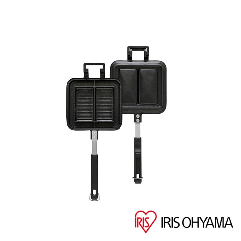 一組黑色直火專用熱壓三明治夾烤盤，其中一個烤盤內有兩條烤紋，另一個則為平滑兩格設計，皆配有銀色金屬手柄。