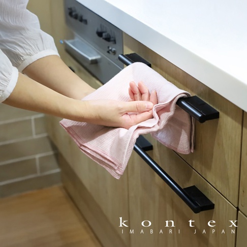 MOKU ORGANIC 有機棉長毛巾，淺粉色，材質柔軟，紋理細緻，以簡約的日式風格呈現。