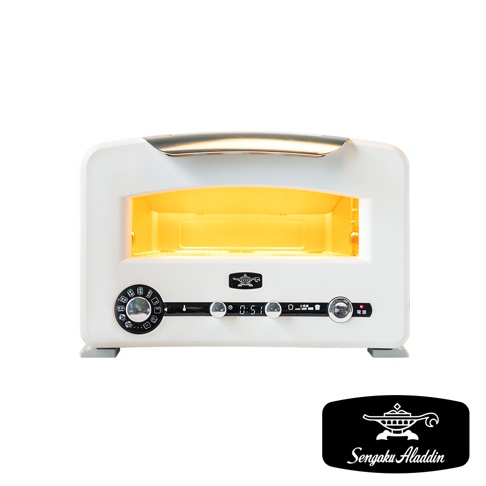 日本千石阿拉丁 320度極炙烤箱三代旗艦款，白色機身，內建發熱管，設有旋鈕和數字顯示螢幕，螢幕上顯示時間「0:51」，機身中央有阿拉丁神燈標誌，下方為品牌標誌「Sengoku Aladdin」。