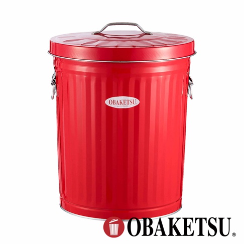 OBAKETSU 品牌紅色金屬垃圾桶，帶有蓋子和提把，上方有 OBAKETSU 商標。