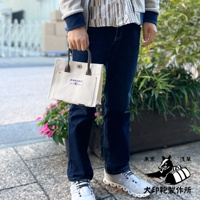 犬印純棉帆布迷你托特包，米白色，配有深棕色提把，正面有一個方形貼袋，貼袋上有品牌標誌。