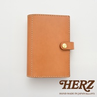 職人手作皮革手帳/記事本書套，淺棕色皮革，帶有黃銅色按扣。