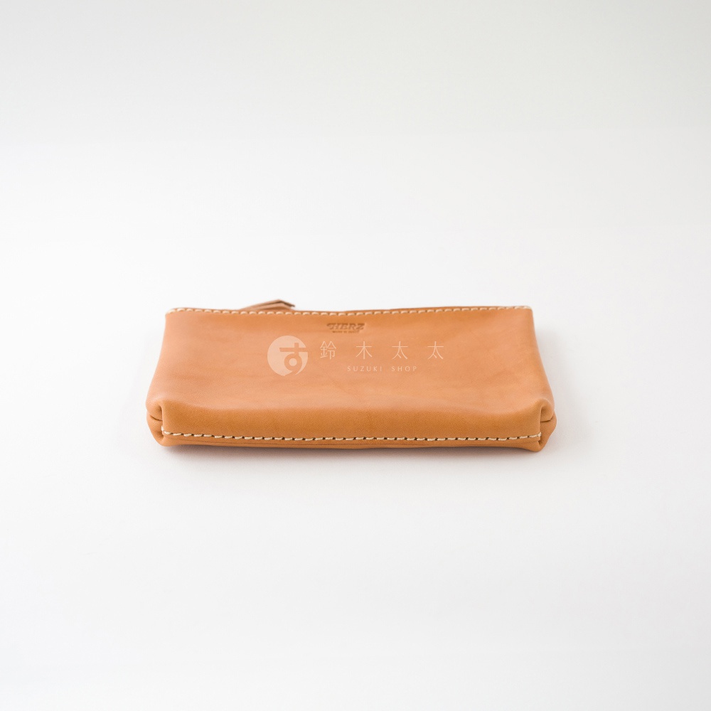 職人手作皮革長方形拉鍊收納包，淺棕色，簡約設計，車線細緻，質感皮革，適合日常收納。