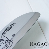 燕三條不鏽鋼兒童學習刀，刀身銀色，印有可愛卡通圖案及「STAINLESS STEEL TSUBAMESANJO JAPAN」字樣。