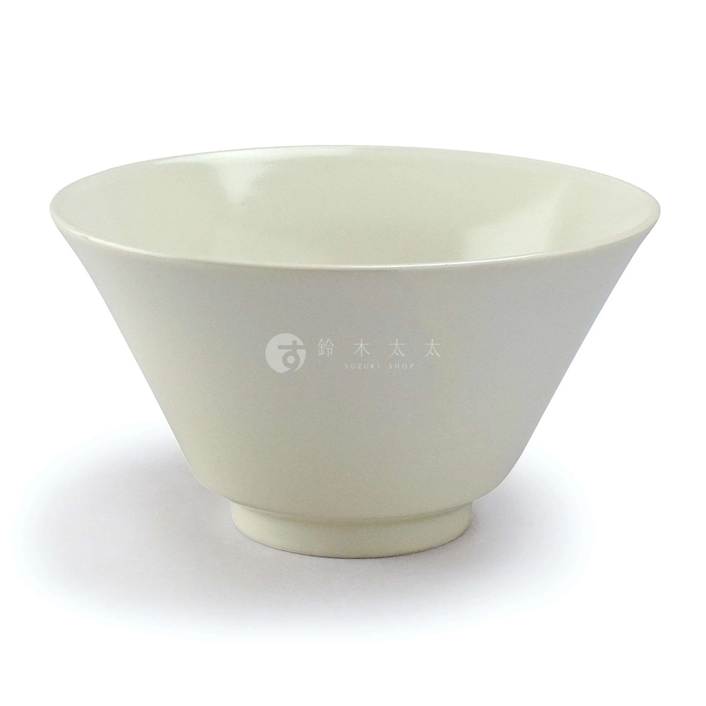 Ciel 美濃燒簡約釉彩深碗，呈淺米白色，材質為陶瓷。碗身呈錐形，底部有穩固的座圈，內部和外部均為光滑釉面。