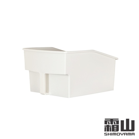 白色塑膠製無印風高位層架用提把式收納籃，大款，設計簡潔，附有提把方便取用。