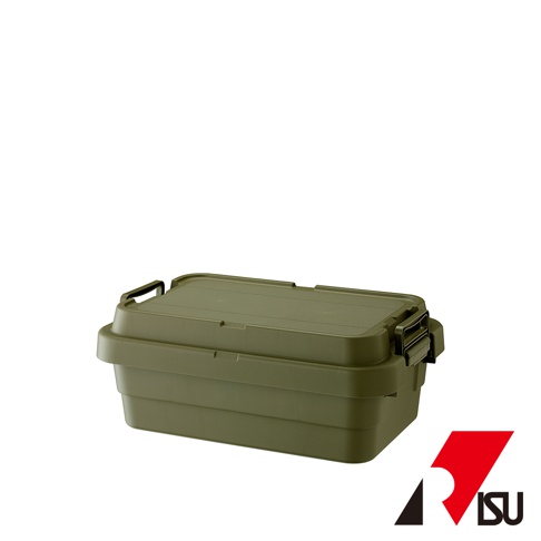 軍綠色TRUNK CARGO可堆疊多功能耐重收納箱50S，塑膠材質，帶有黑色提把和扣環。