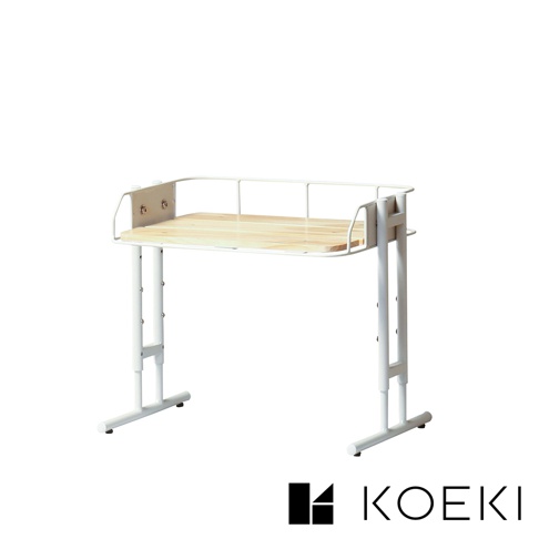 白色金屬框架搭配木質層板的單層桌面收納架，高度可調，簡約設計，適合收納各式桌面小物。