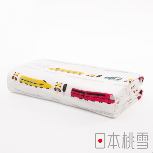 白色紗布浴巾，印有黃色、紅色與藍色火車圖案，以及鐵路和交通號誌。