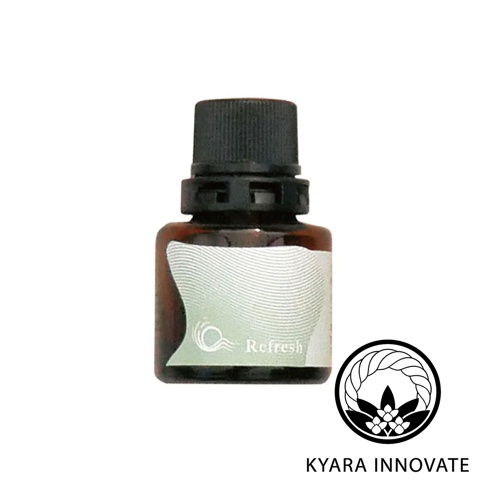 KYARA INNOVATE 品牌標誌，下方有一瓶標示 Refresh 字樣的褐色精油小瓶。