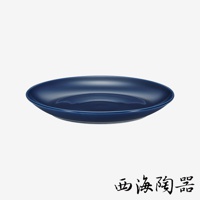 波佐見燒 Common 陶瓷料理盤，24公分，深藍色，光滑陶瓷材質，簡約設計。