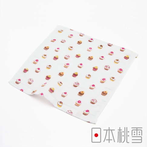 白色紗布方巾，印有彩色杯子蛋糕圖案，包含粉色、黃色、棕色和奶油色等。