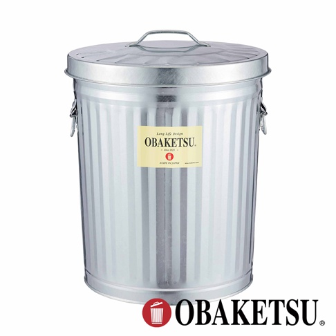 OBAKETSU 品牌日本製鍍鋅鋼製垃圾桶，有提把和蓋子，上面貼有品牌標籤。