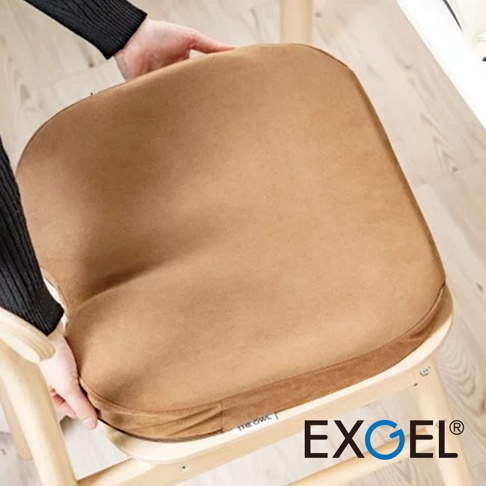 THE OWL 3D進階款坐墊，採用絨毛材質，顏色為淺棕色，具有符合人體工學的3D立體設計，可支撐臀部與大腿。