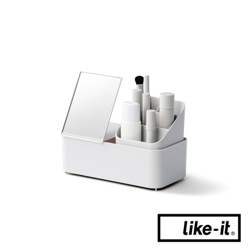 白色手提式雙層化妝品收納箱，設有可翻轉鏡面，上層有分隔，可放置化妝品和化妝刷。