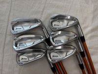 SRIXON ZXi7 鐵桿組 (桿身 Tour AD 95 (DIカラー))
