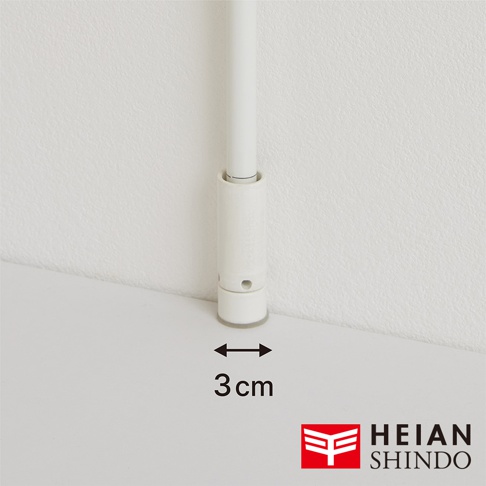 白色的架子底部有3公分的標示，右下角有平安伸銅的Logo。