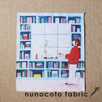 無框帆布藝術海報，以藍色調描繪，展示一個擺滿書籍的書架，以及一位身穿紅色毛衣、白色褲子的人站在窗邊。