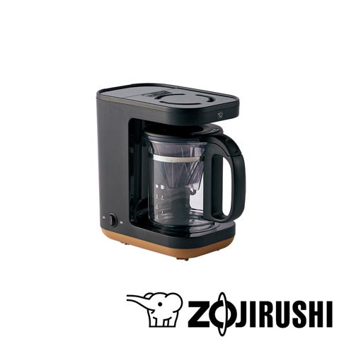 STAN 美型雙重加熱咖啡機 EC-XAF30，黑色機身搭配琥珀色底座，配有透明玻璃咖啡壺，壺身有刻度標示，整體設計簡約。